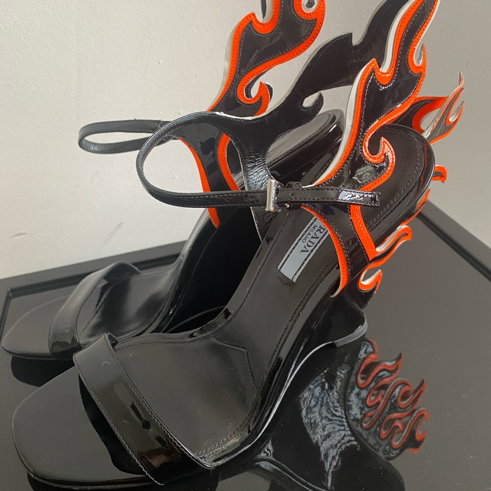 100 % Authentic Prada Flame Patent Leather Wedges Sandals Orange and Black.